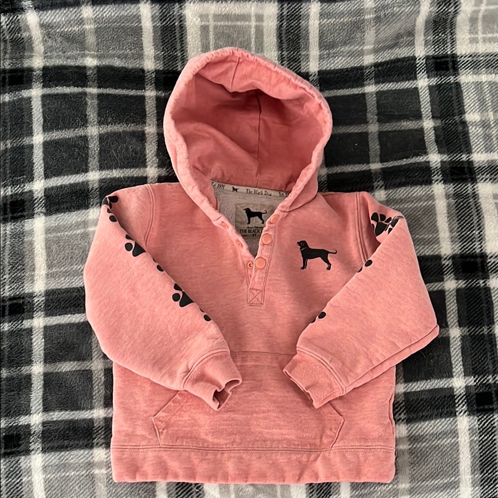 Black Dog Classic Pullover Sweatshirt